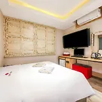 Argo Hotel